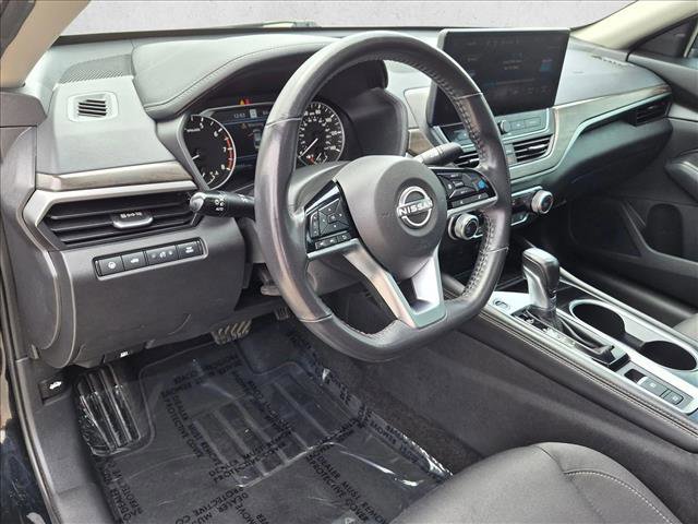 Used 2024 Nissan Altima 2.5 SV w/ SV Premium Package FWD image 10