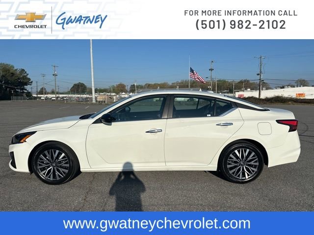 Used 2025 Nissan Altima 2.5 SV FWD image 8