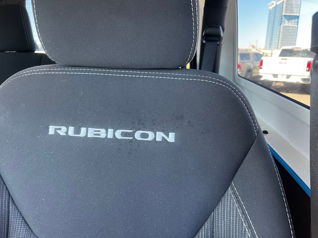 Used 2018 Jeep Wrangler Rubicon w/ Power Convenience Group image 37