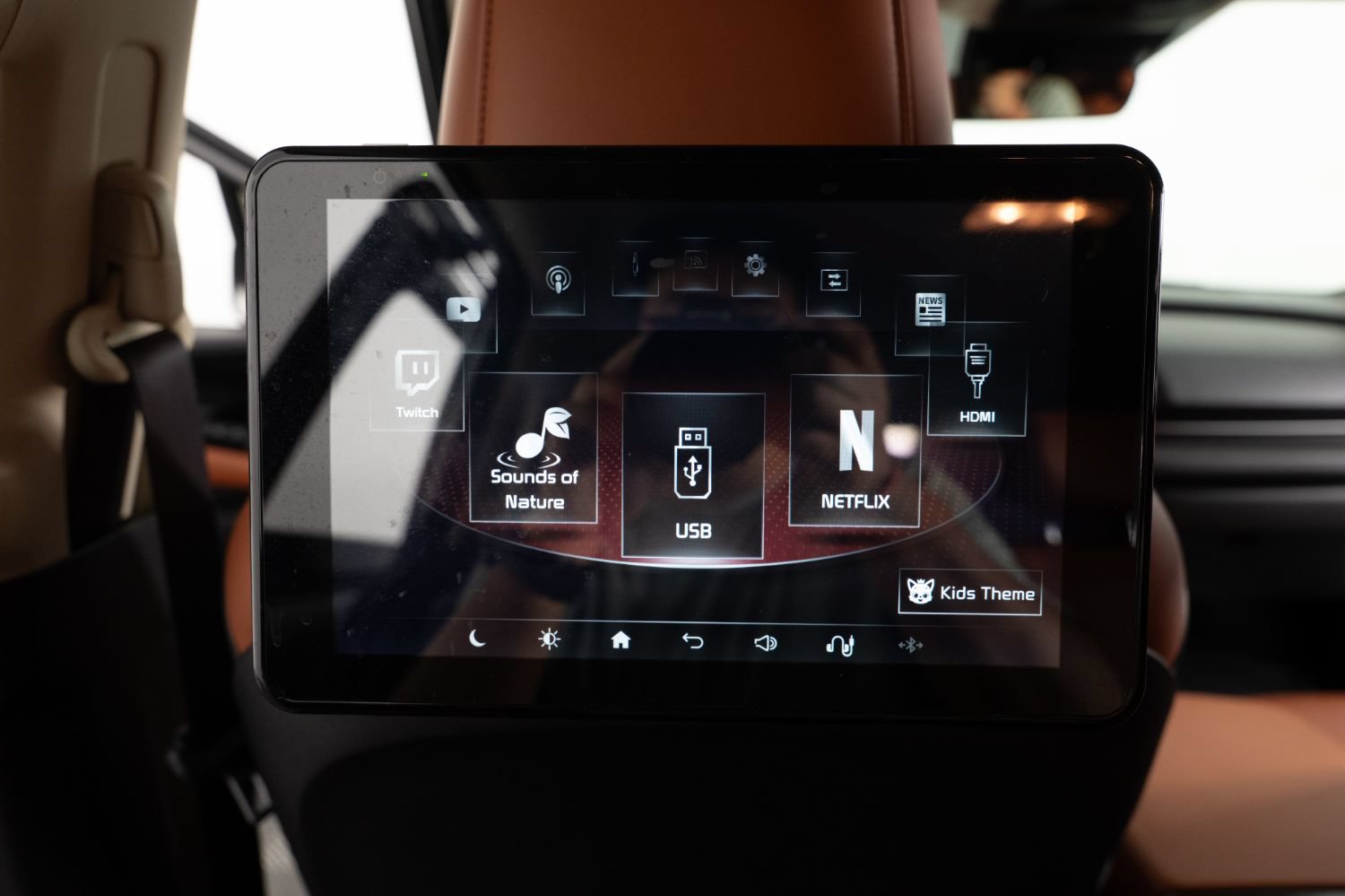 Used 2022 Kia Carnival SX FWD image 43