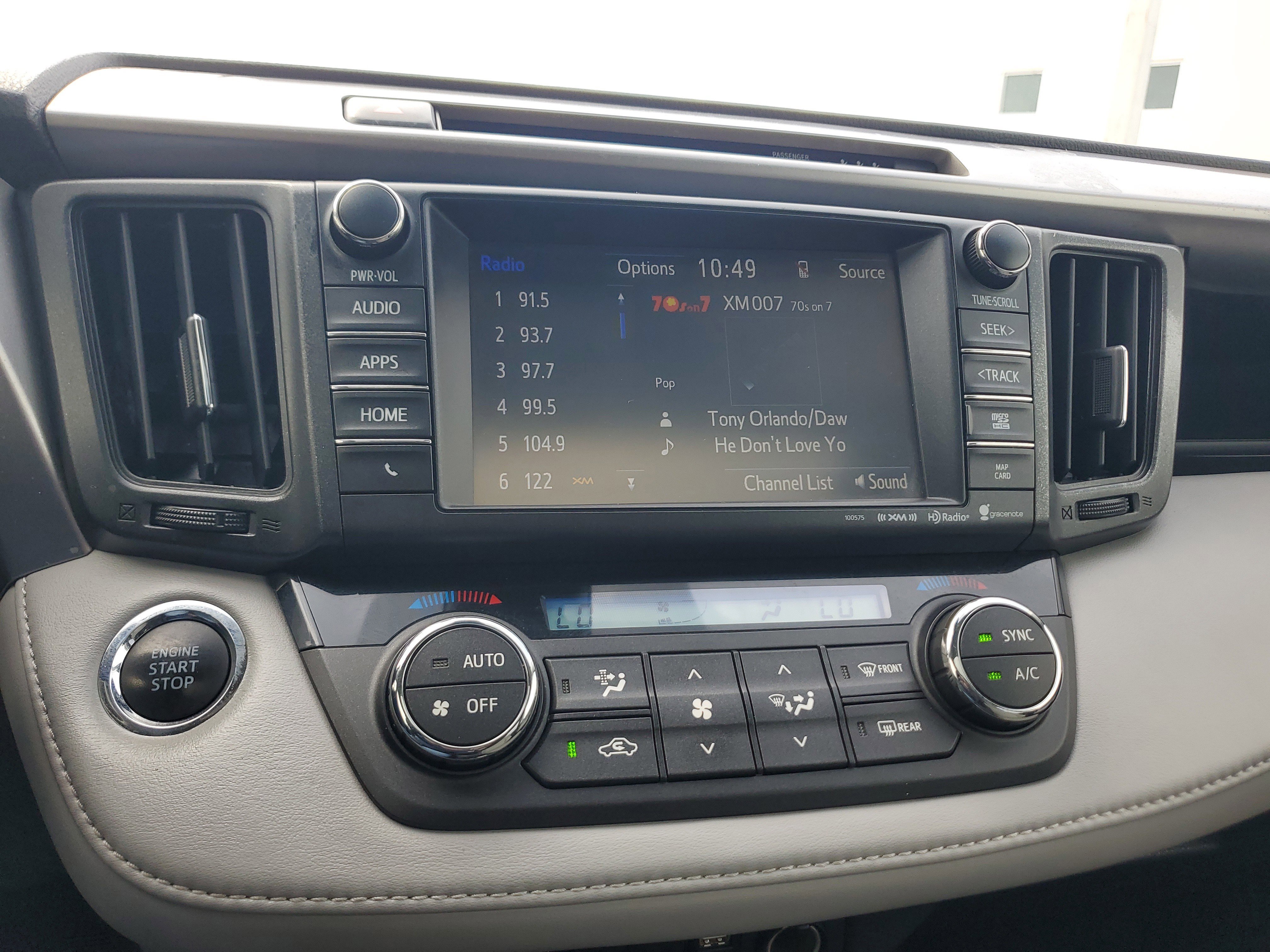 Used 2018 Toyota RAV4 Limited image 25