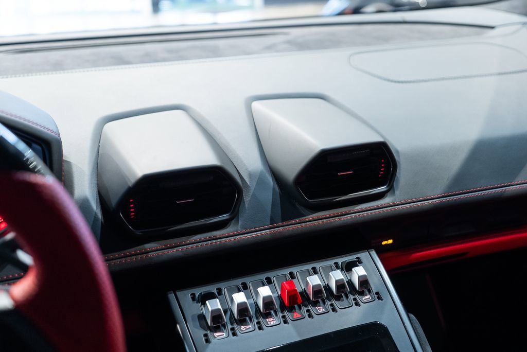 Used 2017 Lamborghini Huracan LP 580-2 image 34