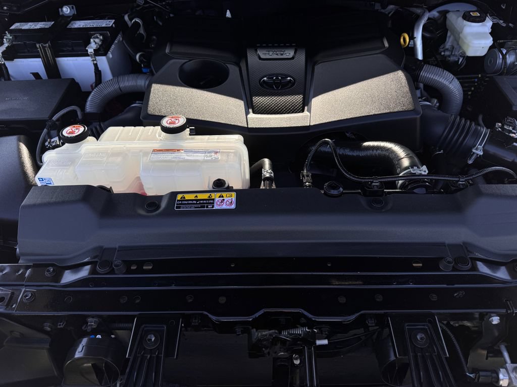 Used 2024 Toyota Tundra Platinum AWD/4WD image 32