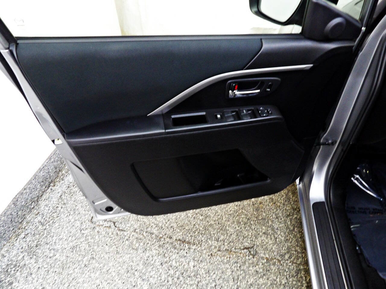 Used 2014 MAZDA MAZDA5 Sport FWD image 7