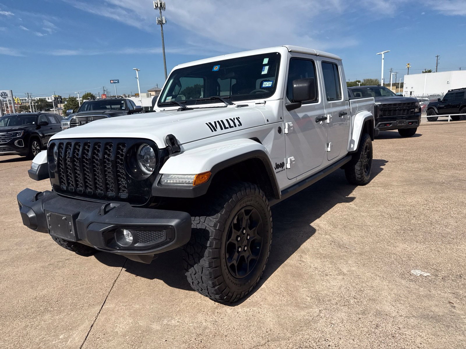 Used 2023 Jeep Gladiator Sport AWD/4WD image 3