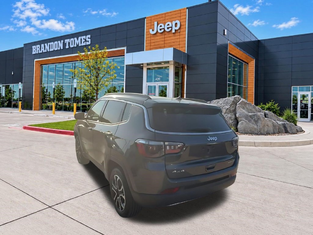 Certified 2023 Jeep Compass Limited AWD/4WD image 2
