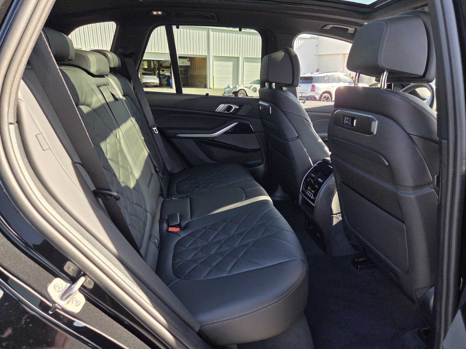 New 2026 BMW X5 M60i w/ Executive Package AWD/4WD image 16
