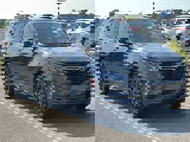 Used 2022 Chevrolet Equinox RS w/ Infotainment Package image 31