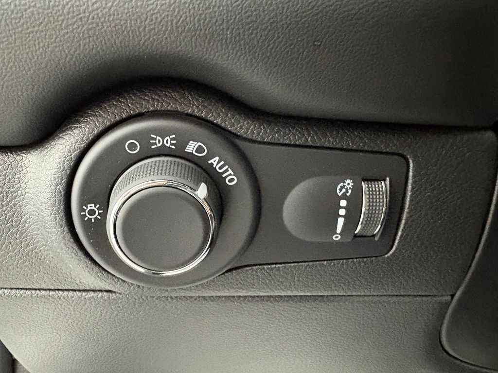 Used 2024 Dodge Durango GT RWD image 20