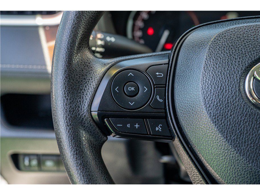 Used 2024 Toyota RAV4 XLE FWD image 7