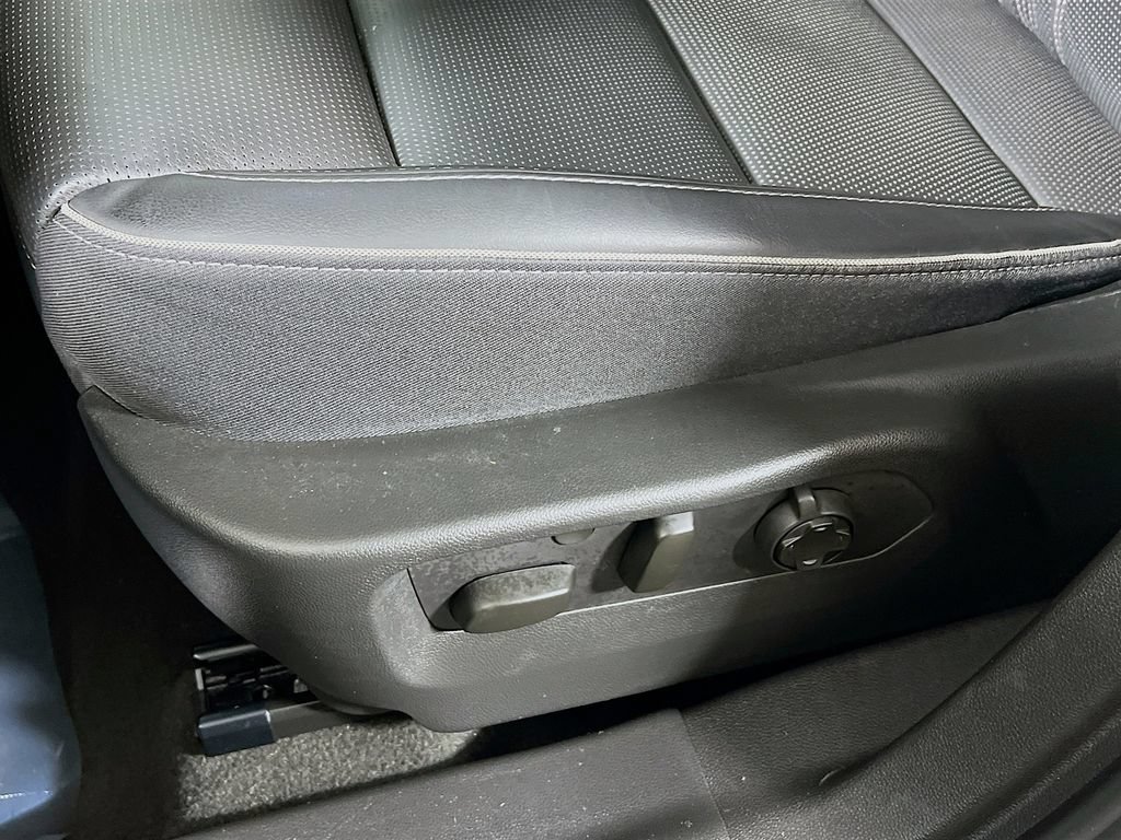 Used 2024 Buick Envision Avenir AWD/4WD image 17