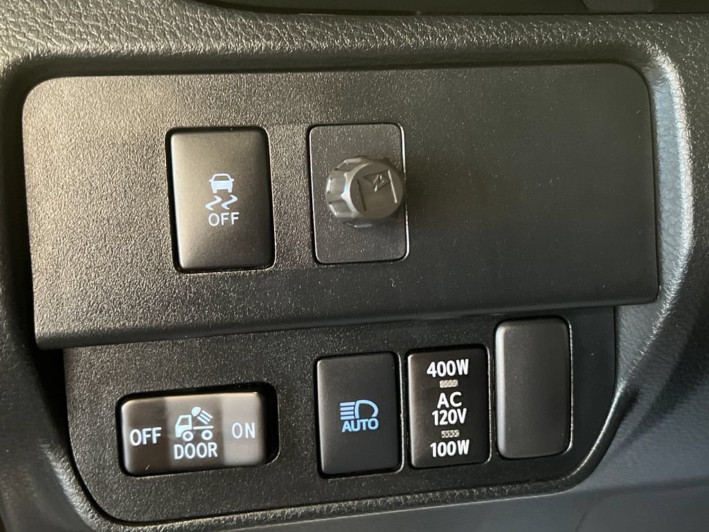 Used 2021 Toyota Tacoma TRD Sport w/ Technology Package AWD/4WD image 26