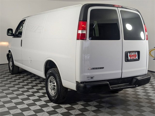 Used 2022 Chevrolet Express 2500 w/ Driver Convenience Package image 5