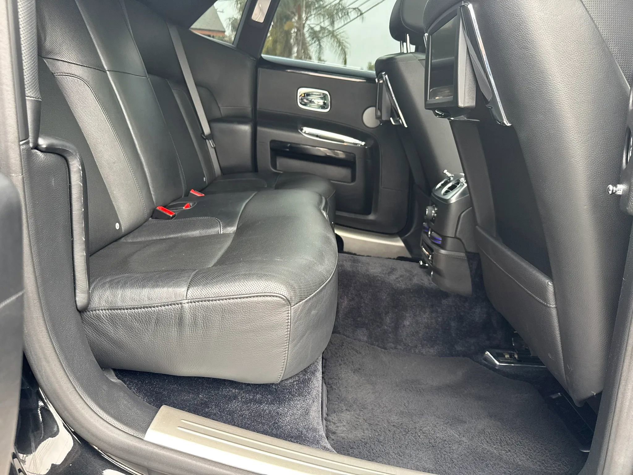 Used 2013 Rolls-Royce Ghost RWD image 27