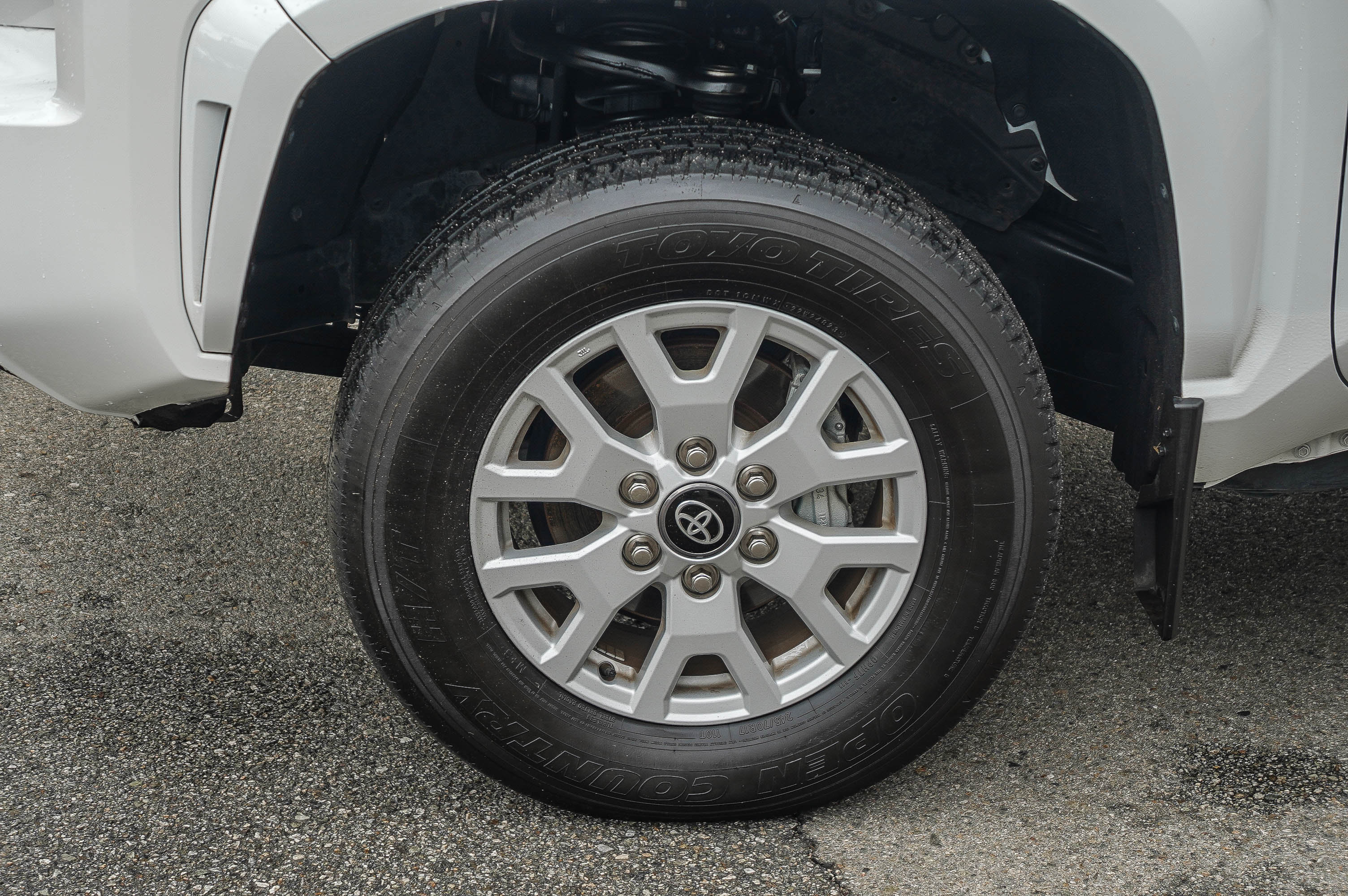 Used 2024 Toyota Tacoma SR5 AWD/4WD image 10
