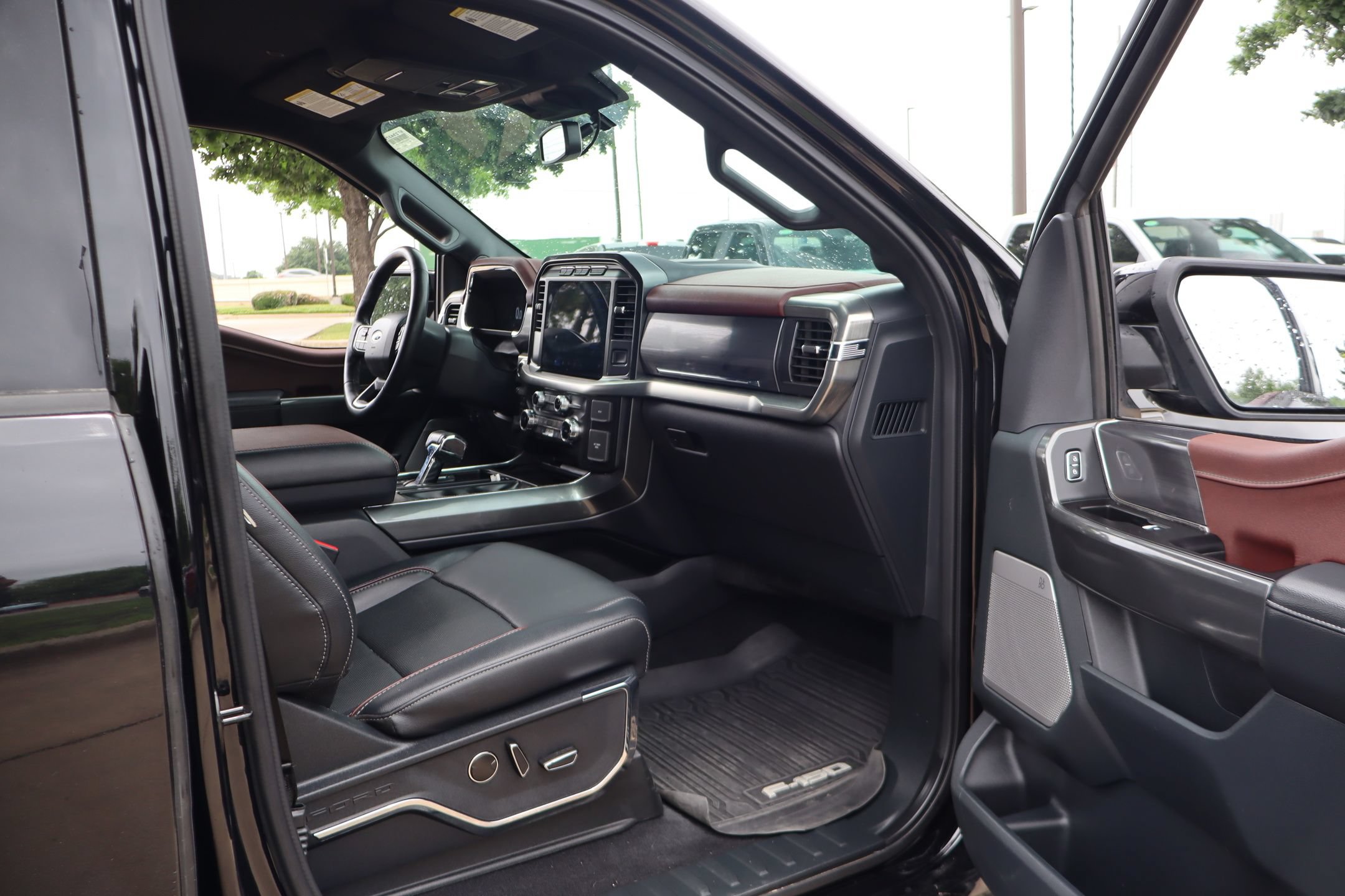 Used 2023 Ford F150 Lariat w/ Equipment Group 502A High AWD/4WD image 29