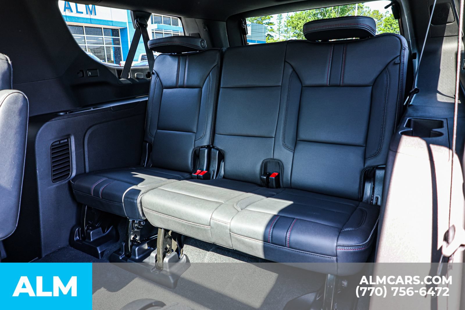 Used 2025 Chevrolet Suburban RST w/ Comfort Package AWD/4WD image 19