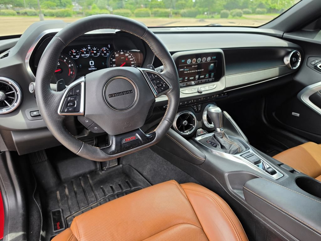 Used 2018 Chevrolet Camaro SS RWD image 9