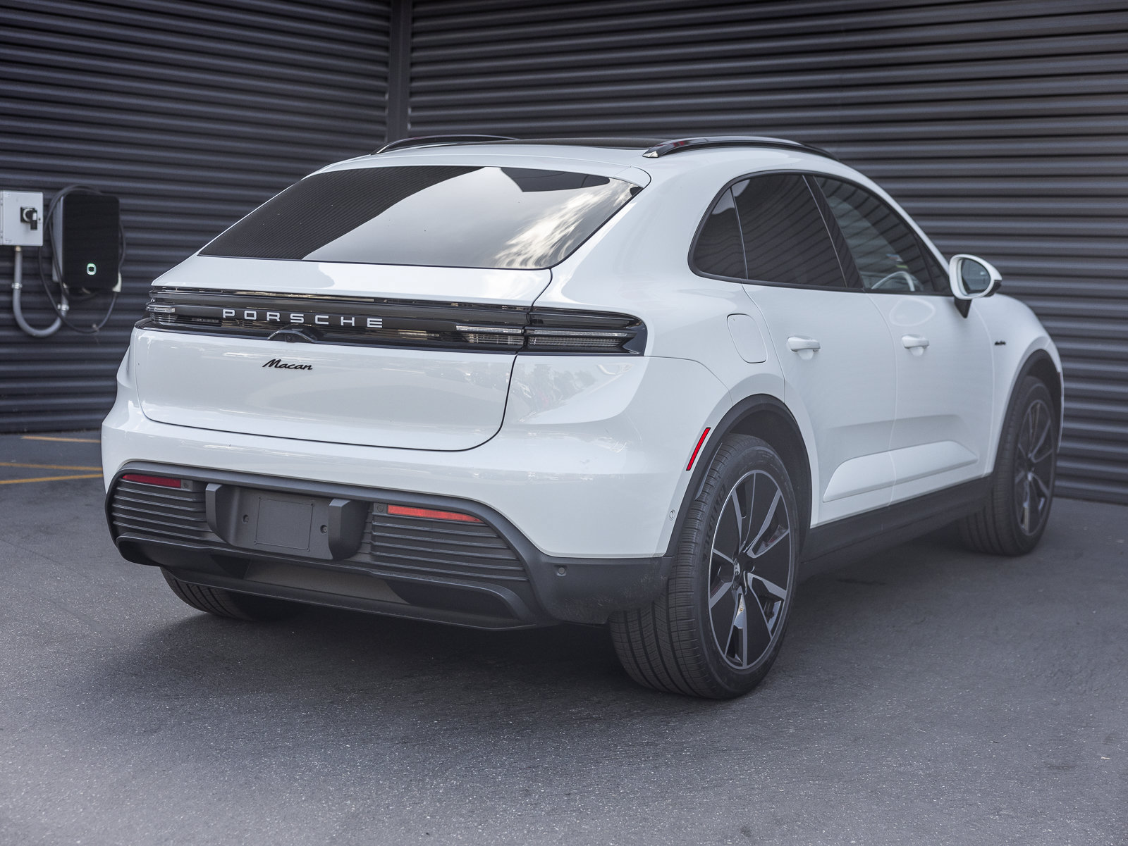 Certified 2026 Porsche Macan Electric RWD image 10