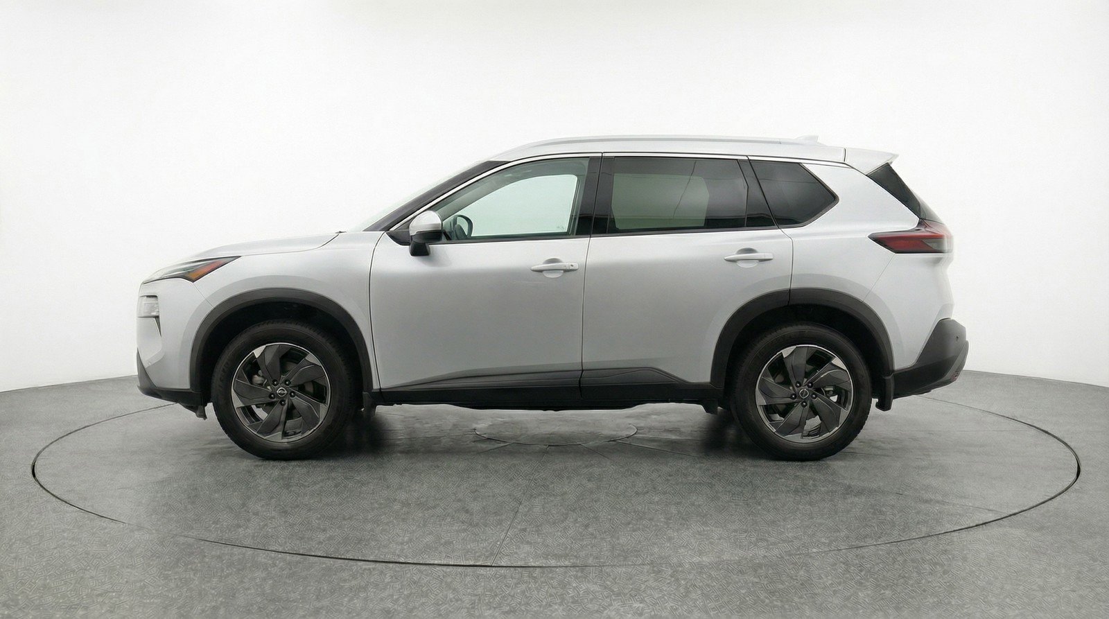 Used 2025 Nissan Rogue SV FWD image 5