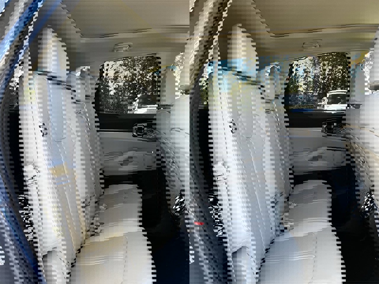 Used 2024 Kia Sorento S w/ Panoramic Sunroof Package image 27