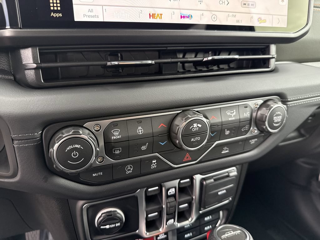 New 2026 Jeep Gladiator Mojave AWD/4WD image 32