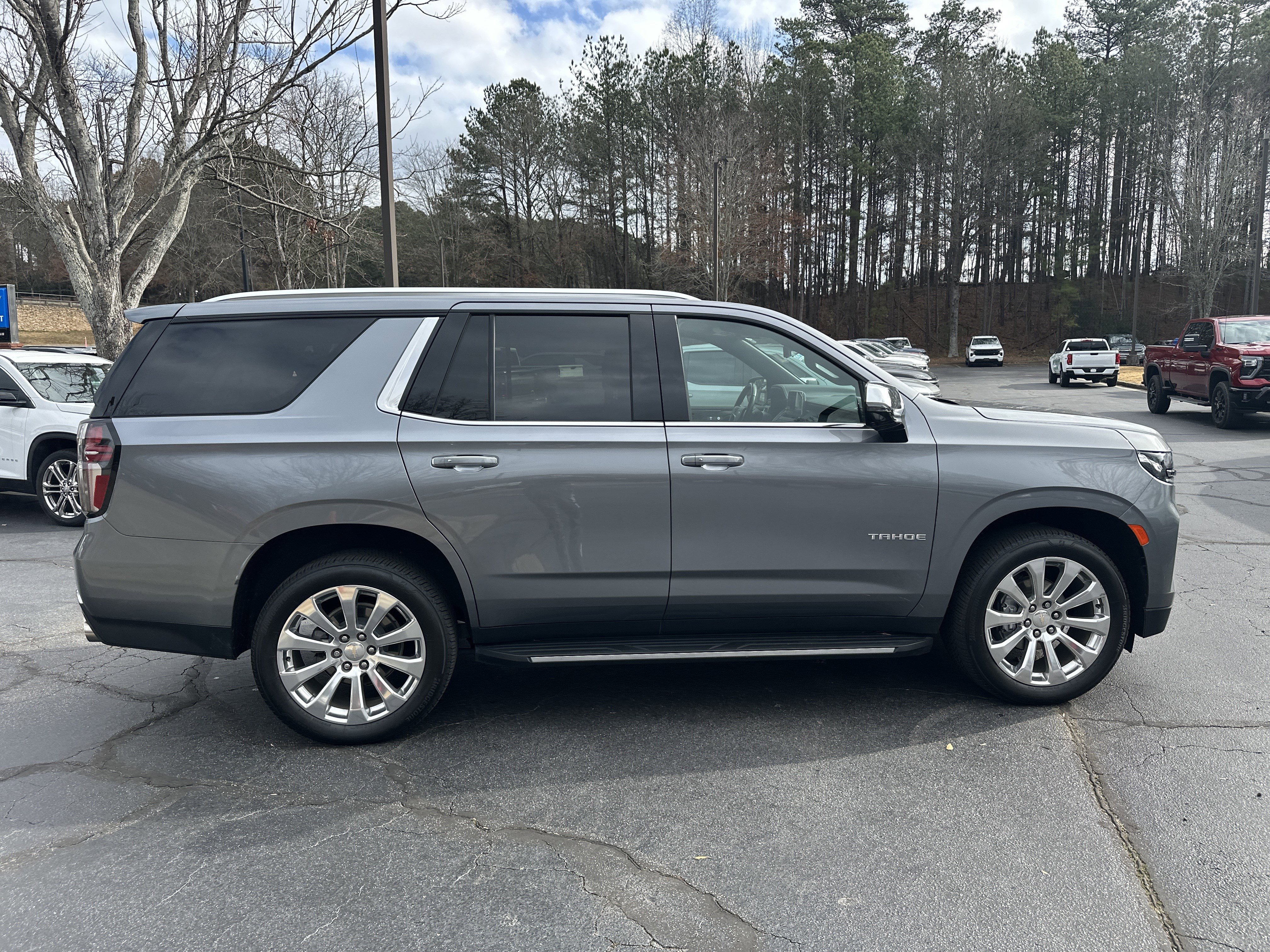 Used 2021 Chevrolet Tahoe Premier w/ Premium Package image 4