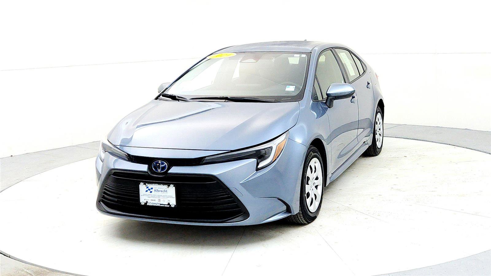 Certified 2024 Toyota Corolla LE image 2