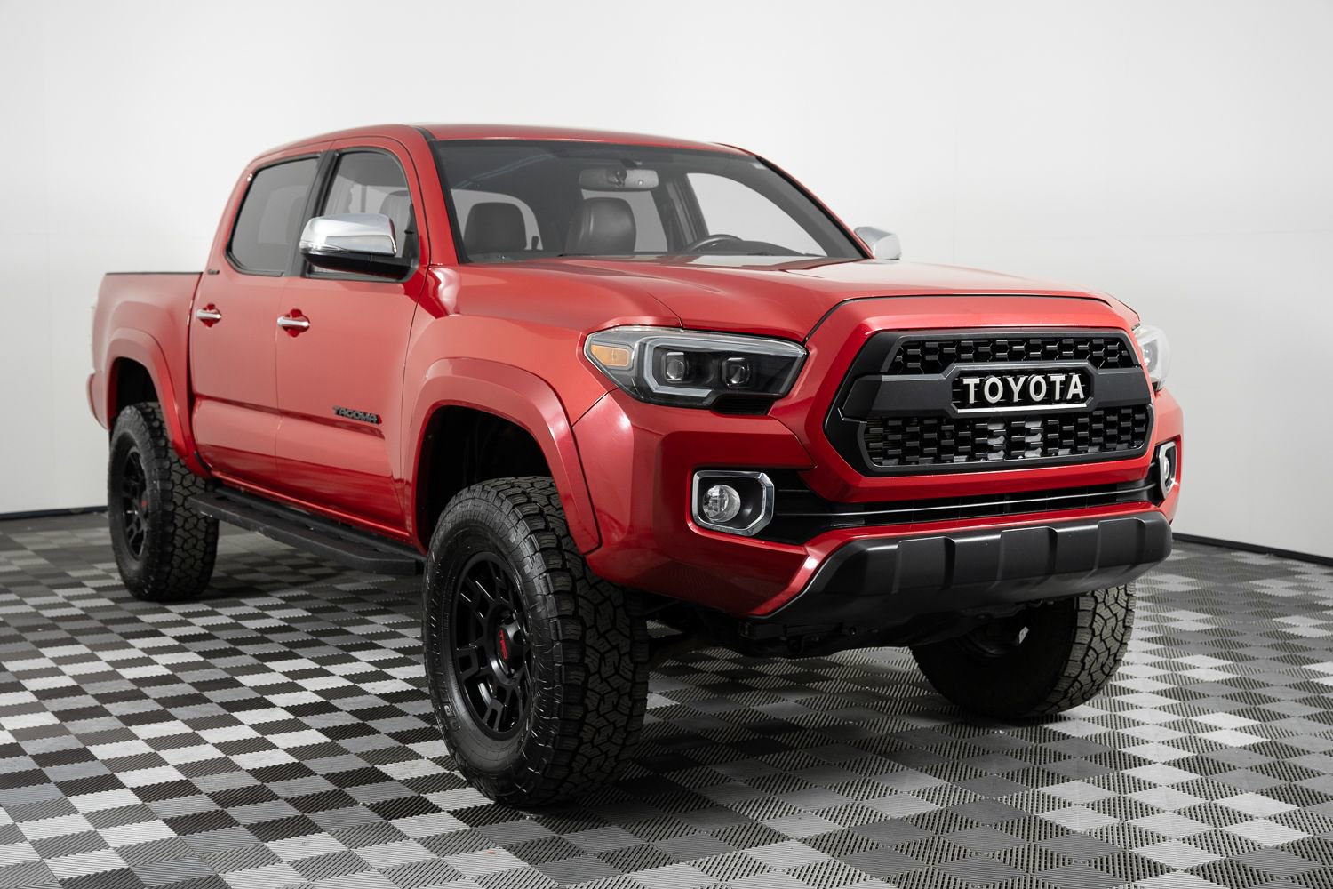 Used 2017 Toyota Tacoma Limited image 10