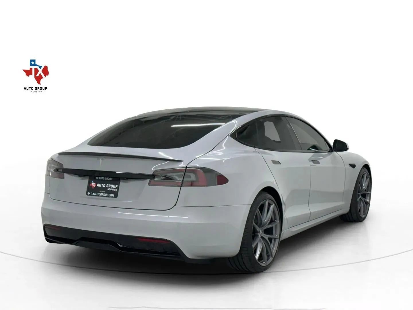 Used 2022 Tesla Model S Plaid image 6