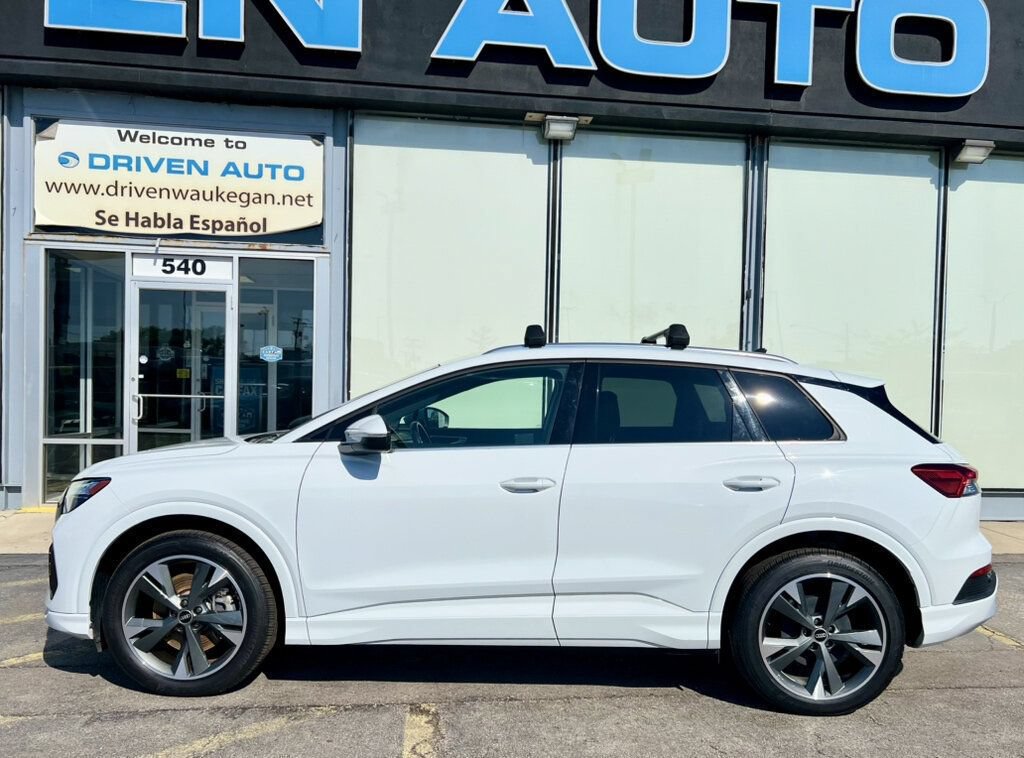 Used 2022 Audi Q4 e-tron Premium Plus w/ Premium Plus AWD/4WD image 32