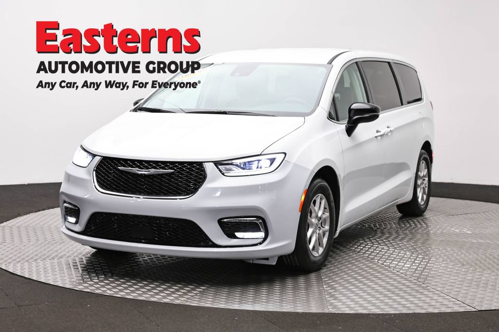 Used 2024 Chrysler Pacifica Touring-L