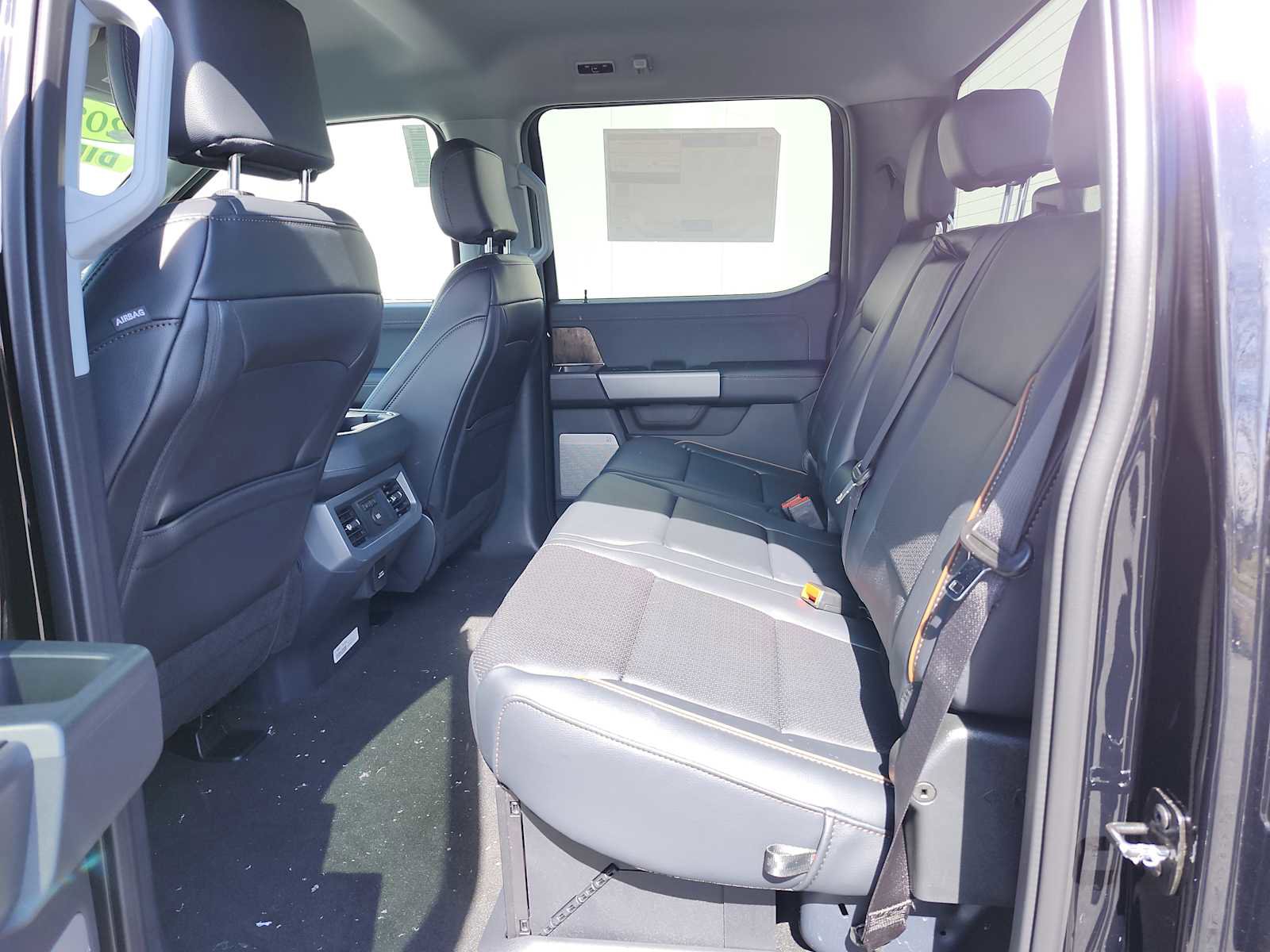 New 2026 Ford F250 Lariat w/ Black Appearance Package image 15