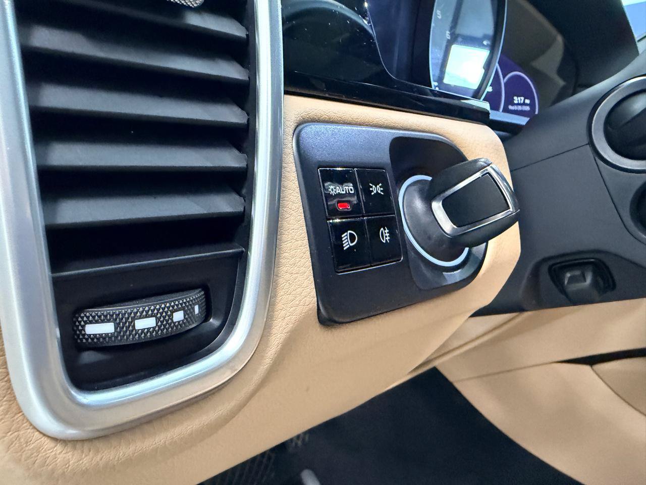 Used 2019 Porsche Cayenne AWD/4WD image 53