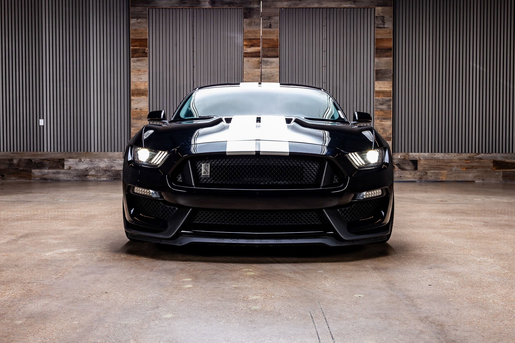 Used 2018 Ford Mustang Shelby GT350 w/ Electronics Package RWD image 2