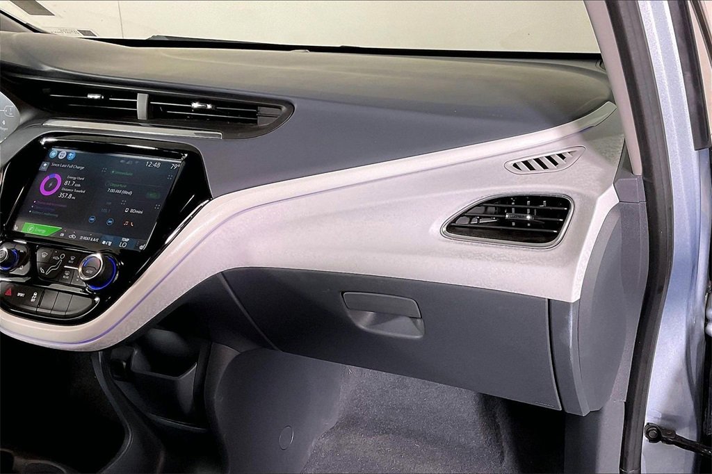 Used 2018 Chevrolet Bolt Premier w/ Driver Confidence II Package image 28