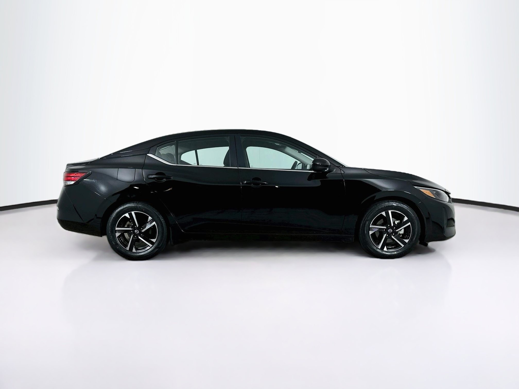 Used 2025 Nissan Sentra SV FWD image 10
