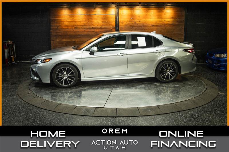 Used 2024 Toyota Camry SE FWD image 1