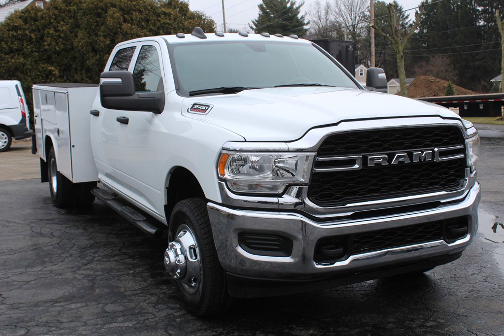 Used 2024 RAM 3500 Tradesman w/ Chrome Appearance Group image 10