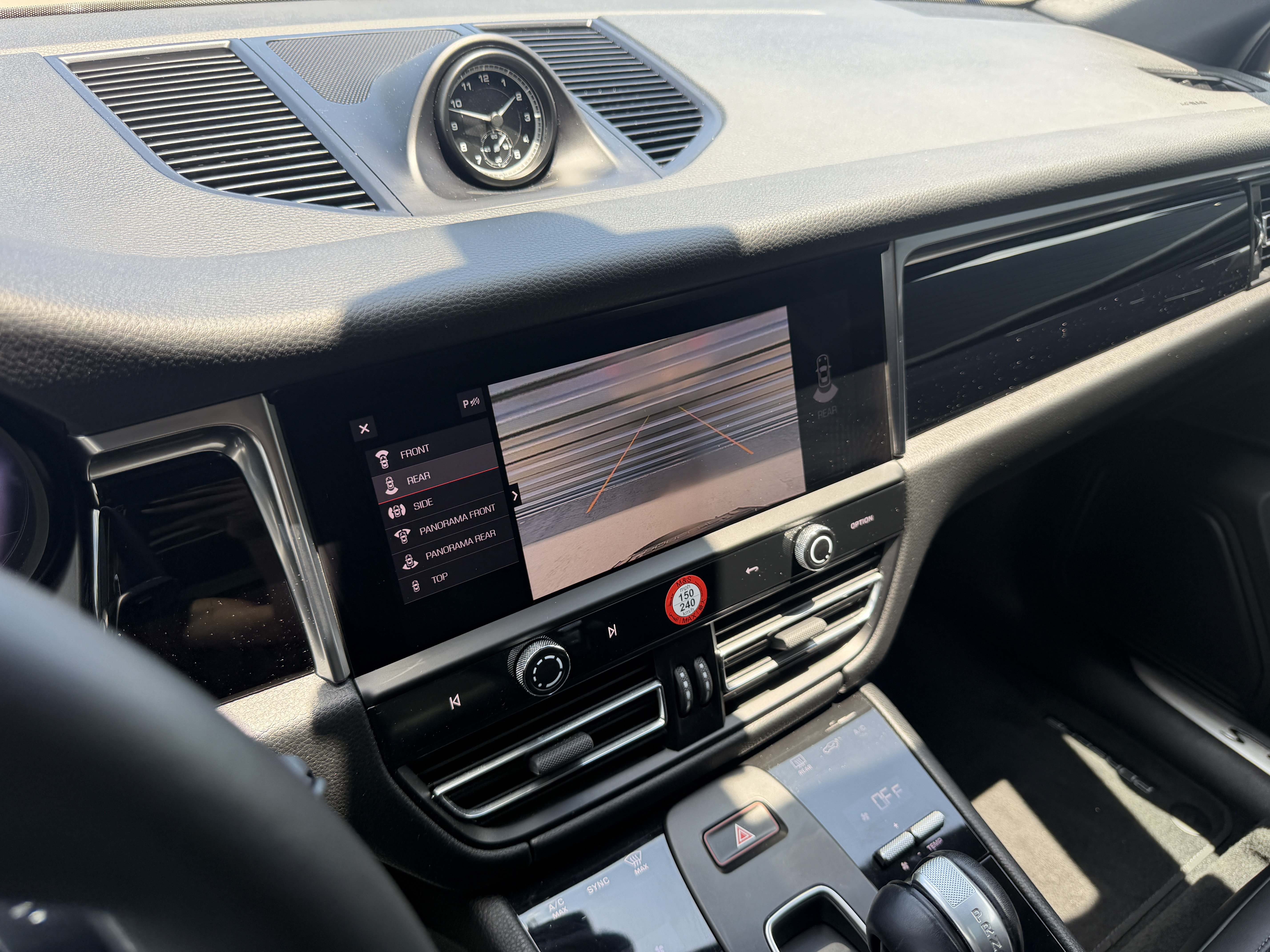 Certified 2023 Porsche Macan S AWD/4WD image 33