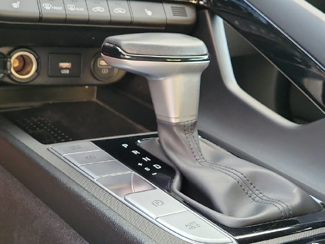 Used 2022 Hyundai Elantra Limited FWD image 28