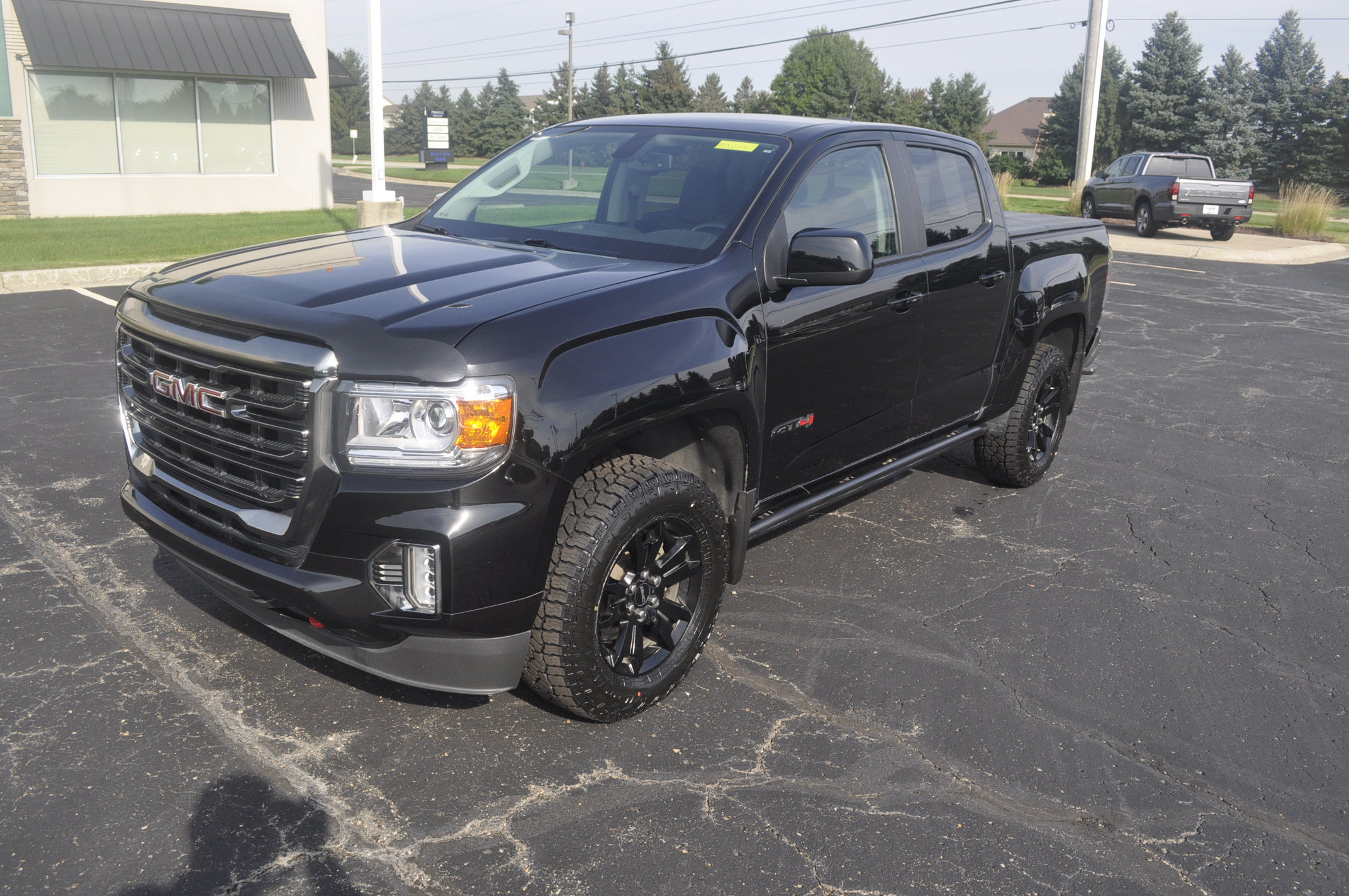 Used 2022 GMC Canyon AT4 AWD/4WD image 3