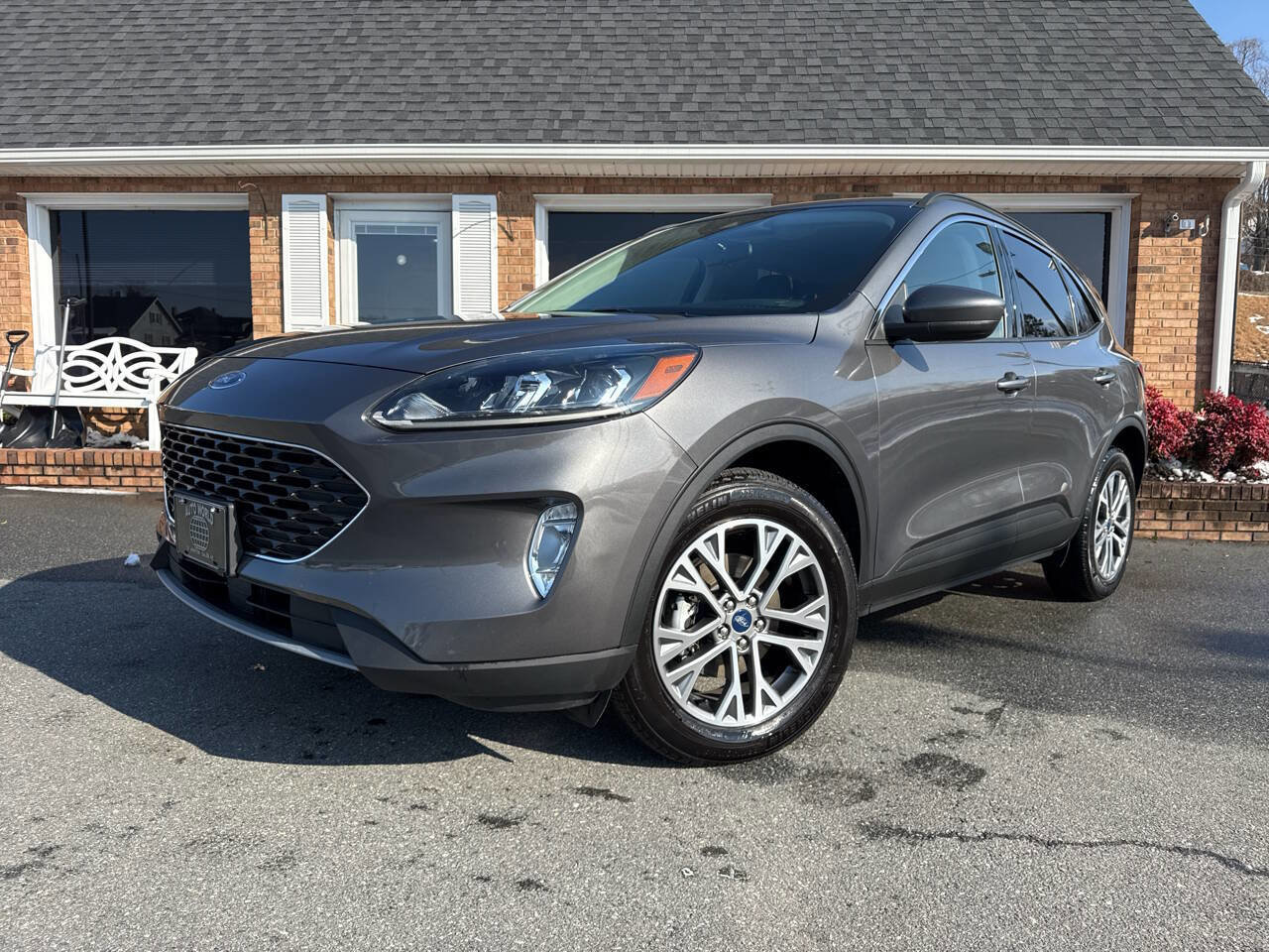 Used 2022 Ford Escape SEL image 3