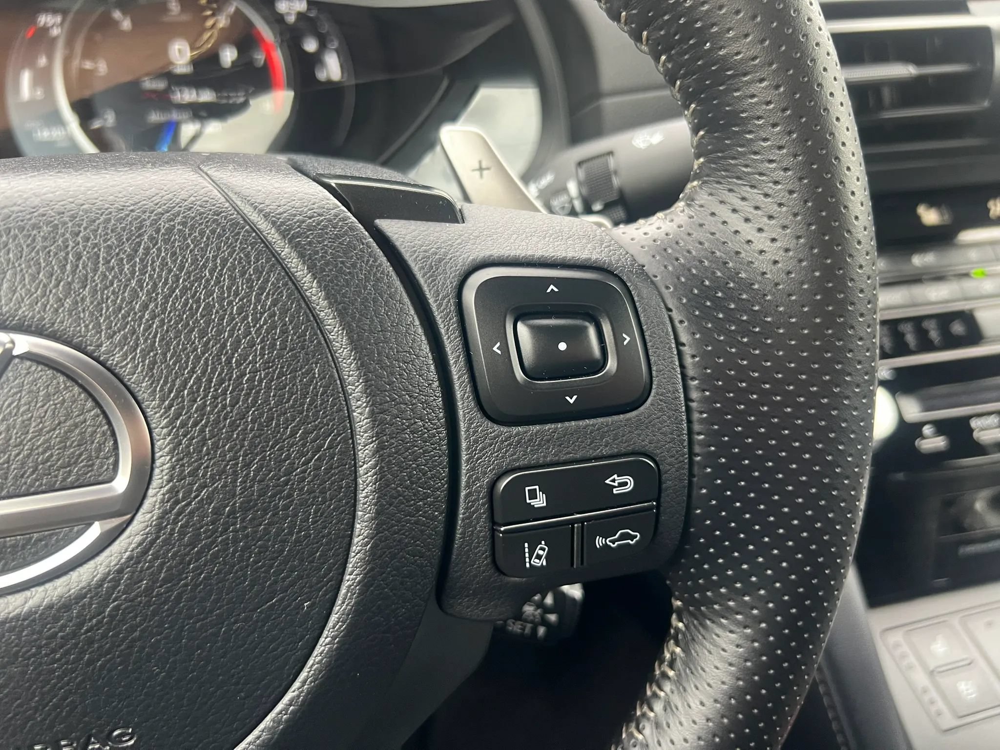 Used 2023 Lexus IS 350 F Sport AWD/4WD image 19