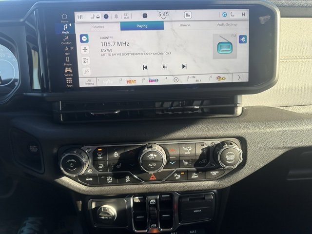 New 2025 Jeep Gladiator Willys image 20