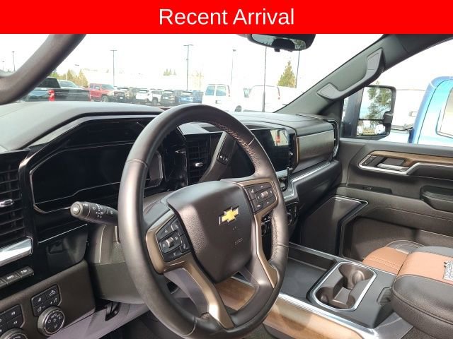 Used 2024 Chevrolet Silverado 3500 High Country w/ Technology Package image 2