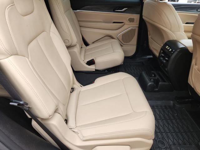 Used 2021 Jeep Grand Cherokee L Limited AWD/4WD image 31