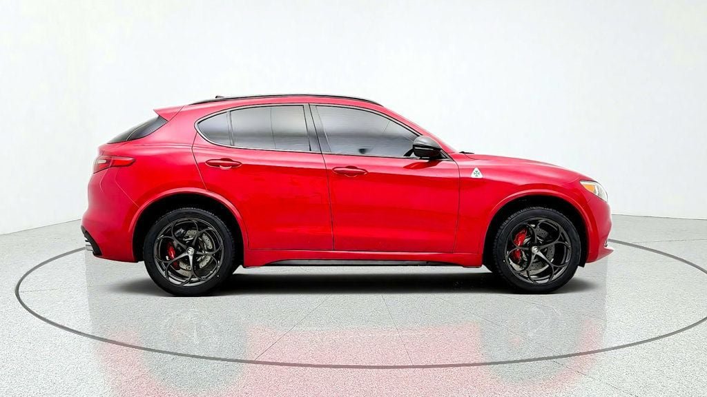Used 2022 Alfa Romeo Stelvio Quadrifoglio w/ Active Assist Plus Package AWD/4WD image 4