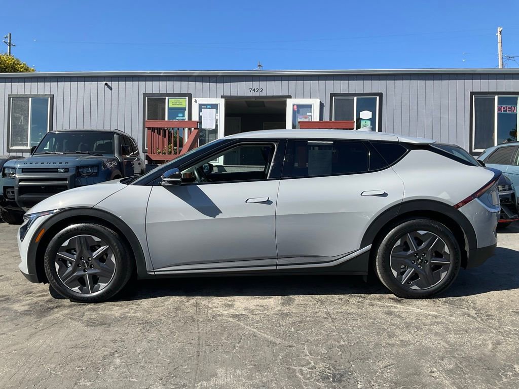 Used 2025 Kia EV6 Light image 5