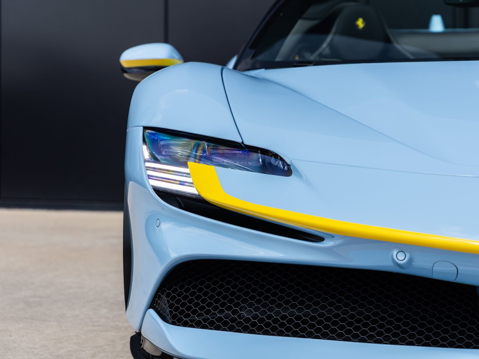 Used 2024 Ferrari SF90 Spider image 23